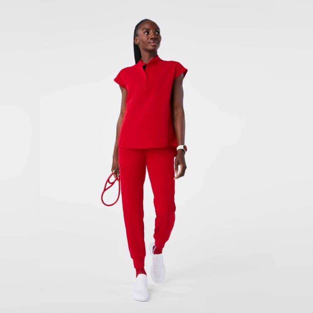 FIGS SCRUBS SET- winning red  
Rafaela XS & Zamora jogger S/P
Great condition